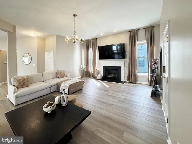 $749,900 | 17571 Lethridge Circle, Round Hill, VA 20141