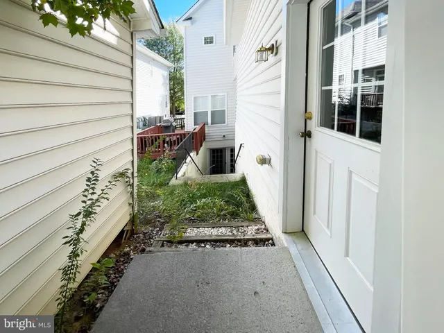 $749,900 | 17571 Lethridge Circle, Round Hill, VA 20141