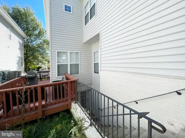 $749,900 | 17571 Lethridge Circle, Round Hill, VA 20141