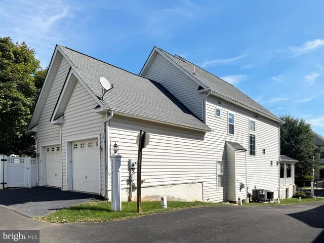 $749,900 | 17571 Lethridge Circle, Round Hill, VA 20141