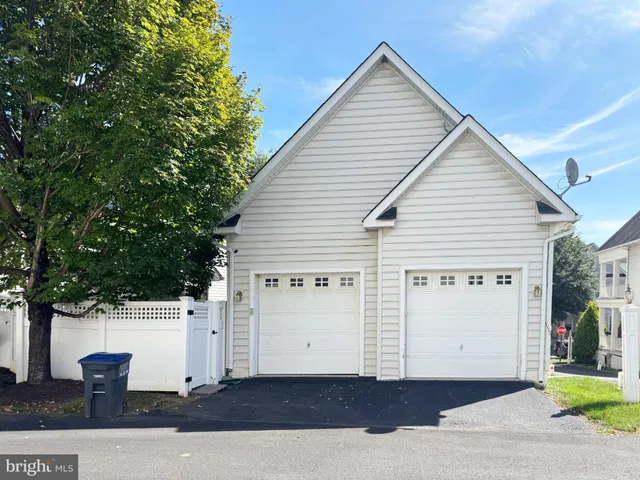 $749,900 | 17571 Lethridge Circle, Round Hill, VA 20141