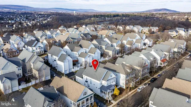 $749,900 | 17571 Lethridge Circle, Round Hill, VA 20141