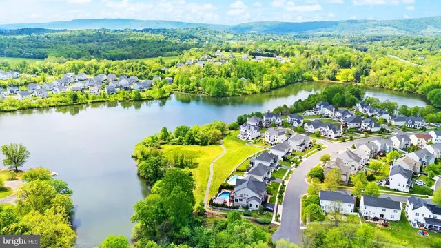 $749,900 | 17571 Lethridge Circle, Round Hill, VA 20141