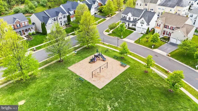 $749,900 | 17571 Lethridge Circle, Round Hill, VA 20141