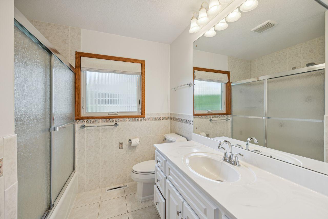561 Gramsie Road Shoreview, MN 55126 - Photo 12 of 41 Gallery Image 12