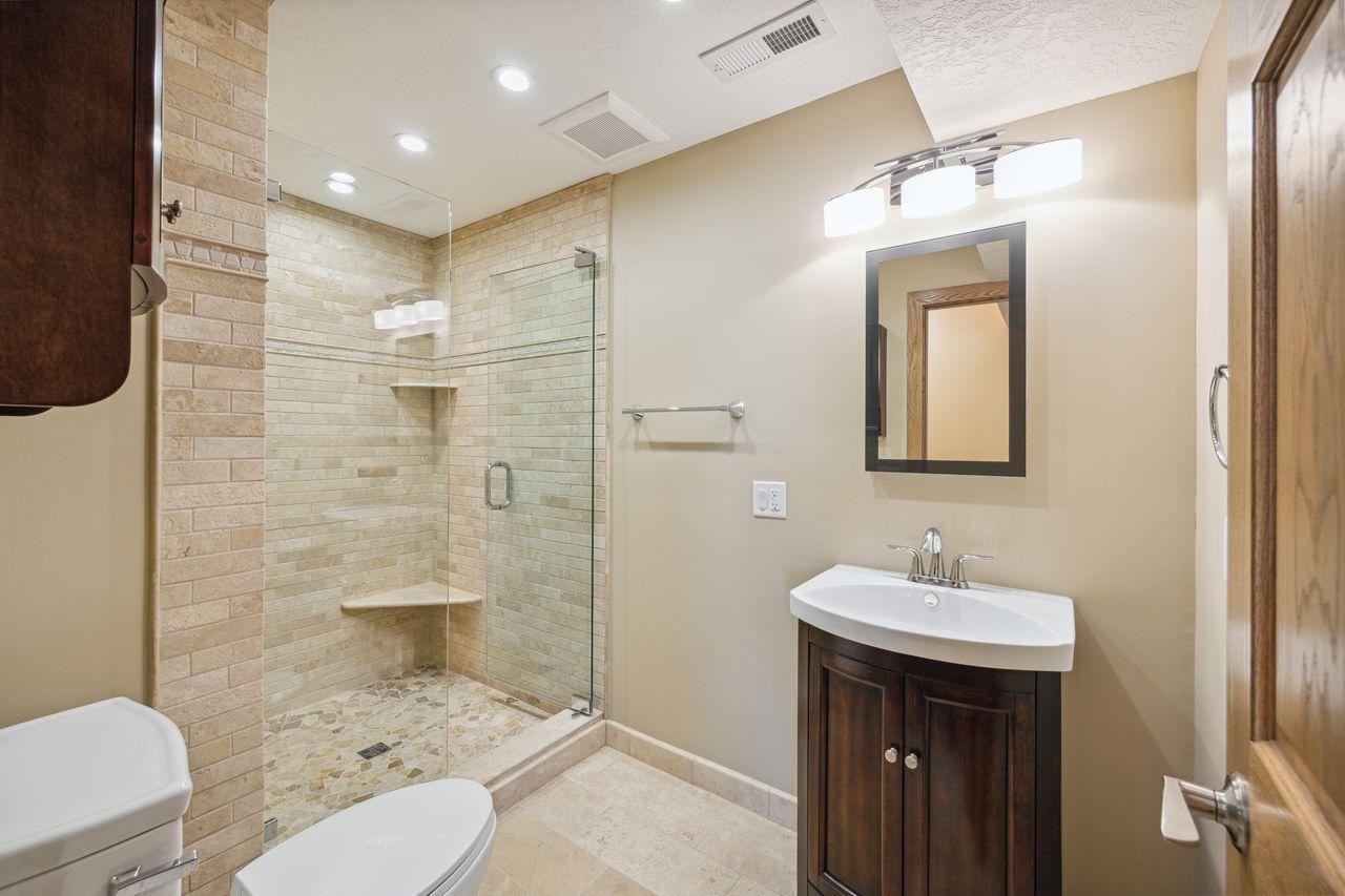 561 Gramsie Road Shoreview, MN 55126 - Photo 18 of 41 Gallery Image 18
