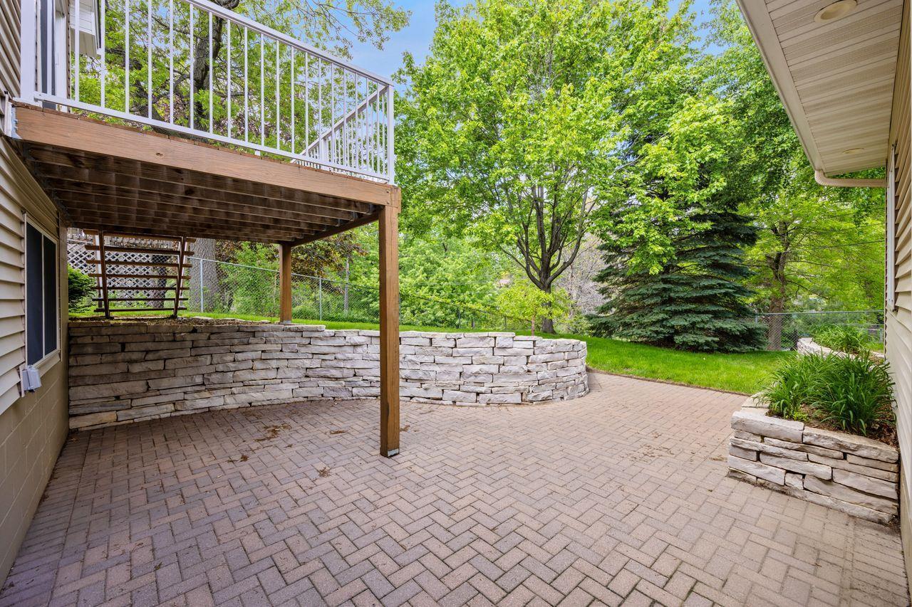 561 Gramsie Road Shoreview, MN 55126 - Photo 22 of 41 Gallery Image 22