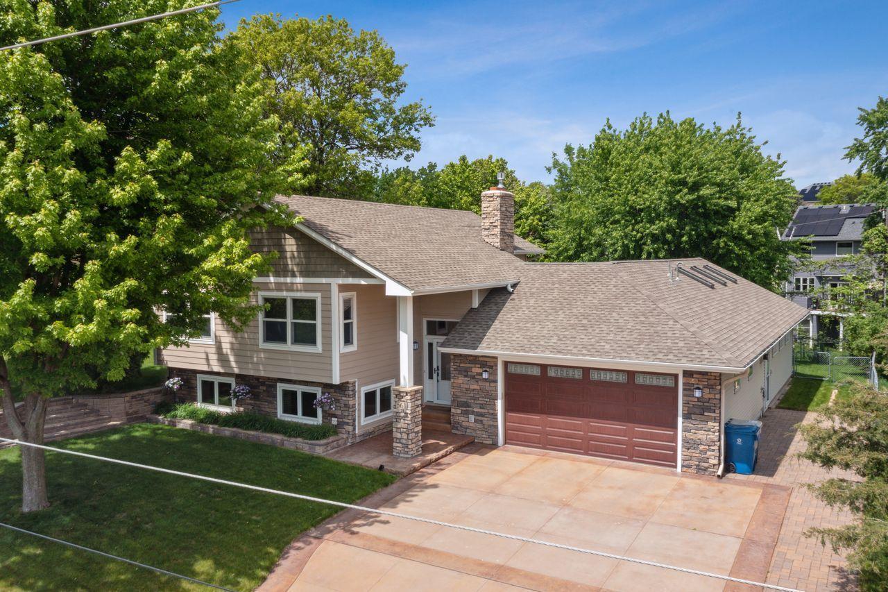 561 Gramsie Road Shoreview, MN 55126 - Photo 32 of 41 Gallery Image 32