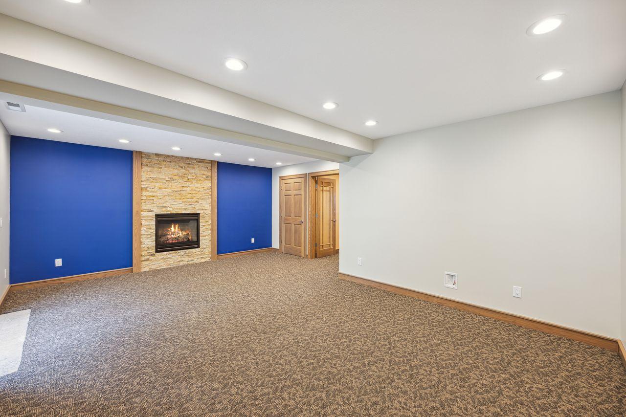 561 Gramsie Road Shoreview, MN 55126 - Photo 34 of 41 Gallery Image 34