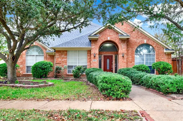 $575,000 | 1303 Hillcrest Drive, Allen, TX 75002