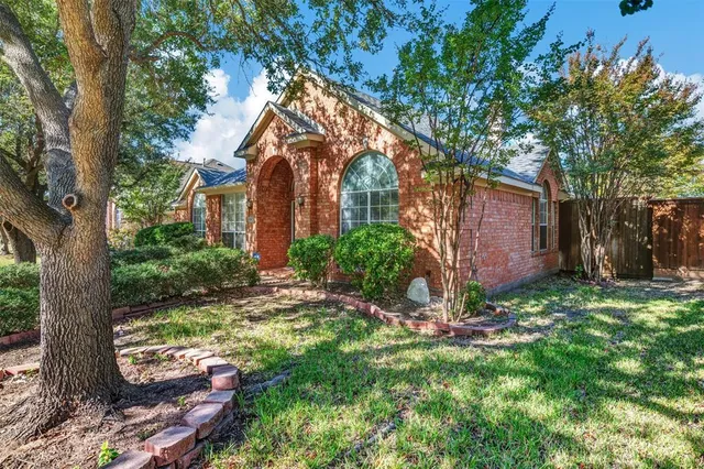 $575,000 | 1303 Hillcrest Drive, Allen, TX 75002