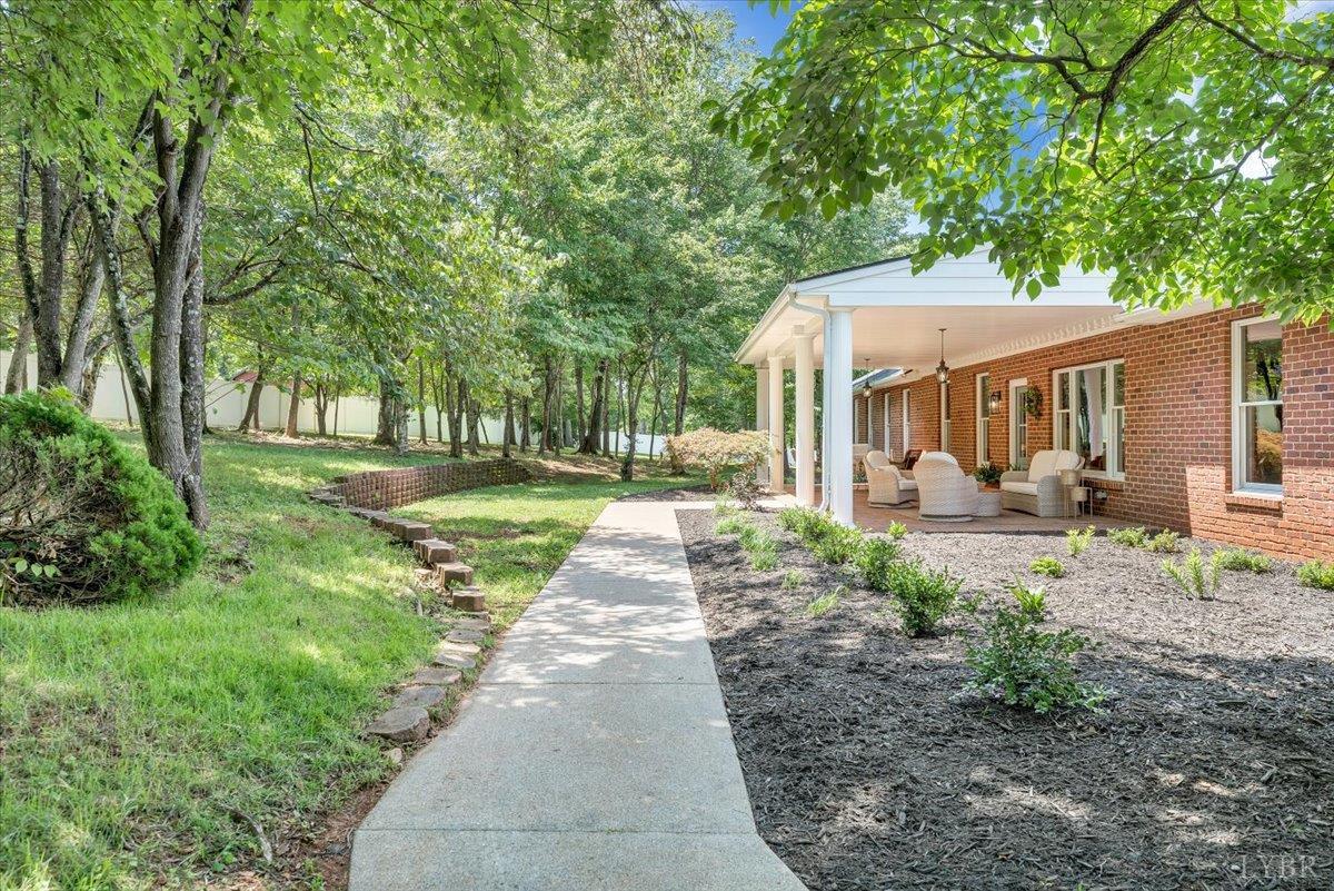 439 Wiggington Road Lynchburg, VA 24501 - Photo 3 of 89 Gallery Image 3