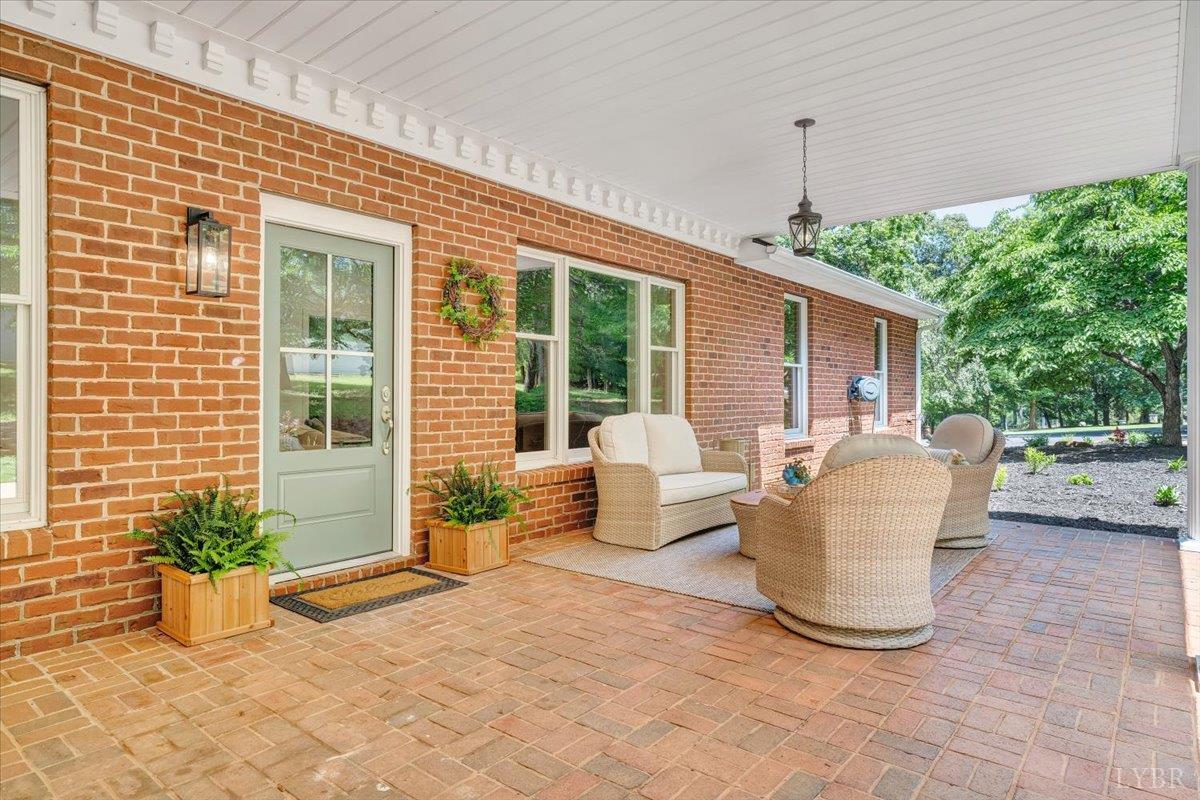 439 Wiggington Road Lynchburg, VA 24501 - Photo 4 of 89 Gallery Image 4