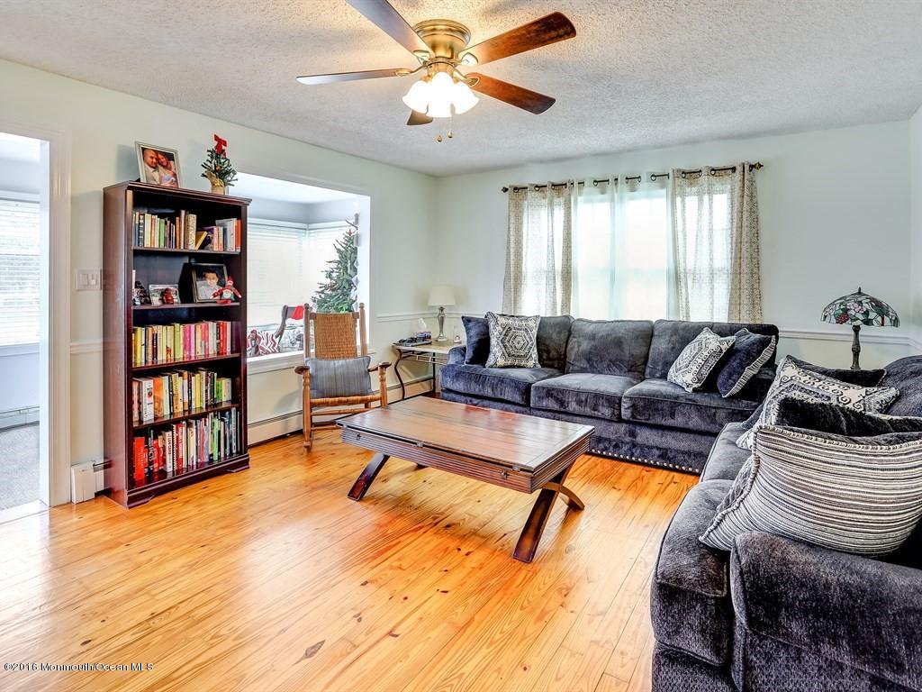 48 Jacobstown Road New Egypt, NJ 08533 - Photo 6 of 34 006_Living