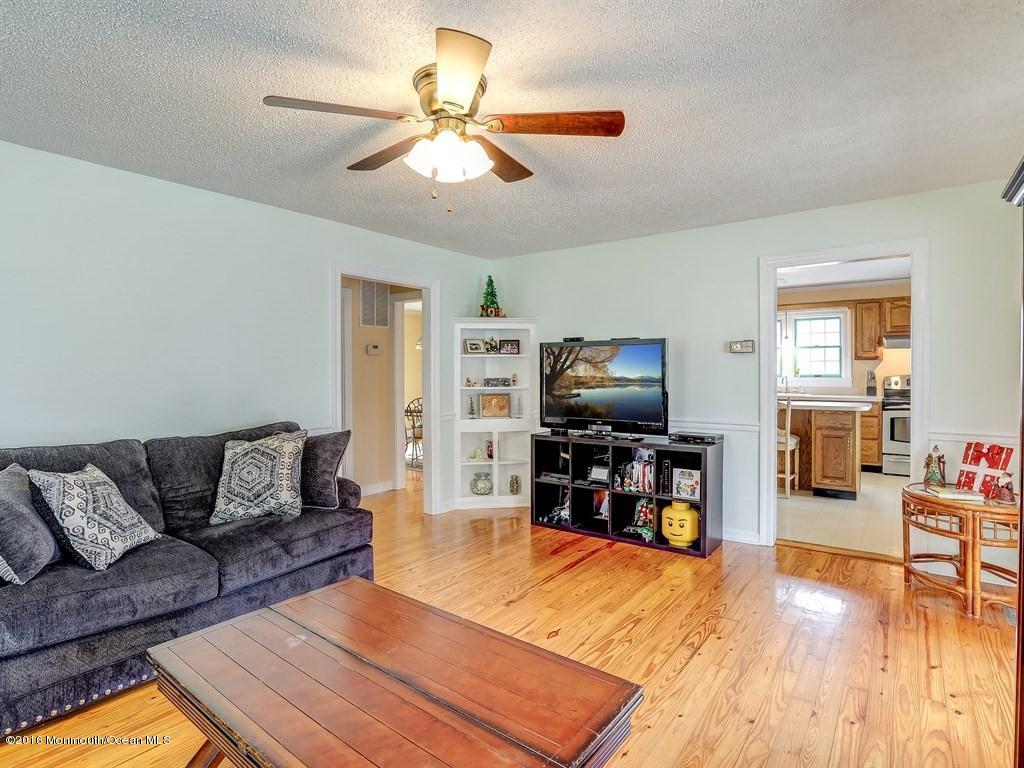 48 Jacobstown Road New Egypt, NJ 08533 - Photo 8 of 34 008_Living