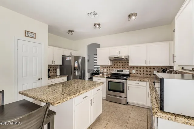 $695,000 | 5919 West Sack Drive, Glendale, AZ 85308