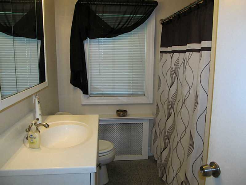 5 Kitchener Road Johnston, RI 02919 - Photo 15 of 17 Bathroom.