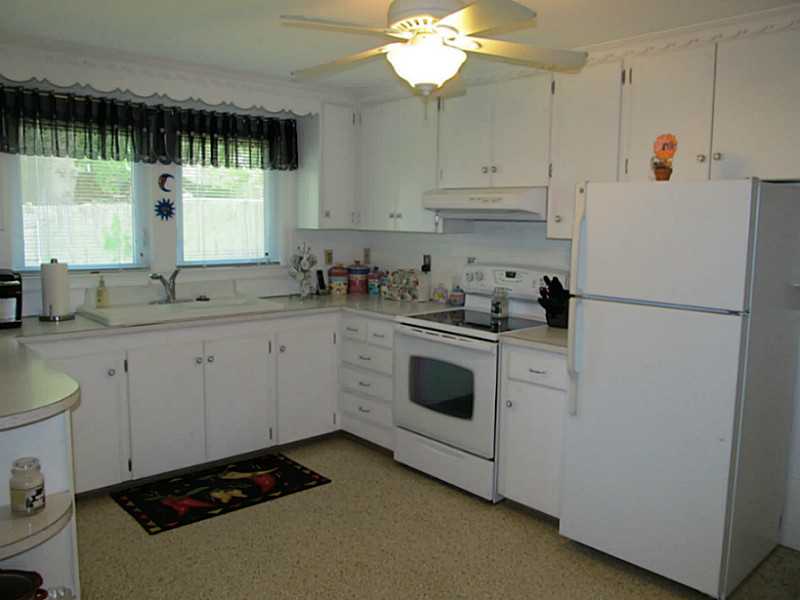 5 Kitchener Road Johnston, RI 02919 - Photo 6 of 17 Kitchen.