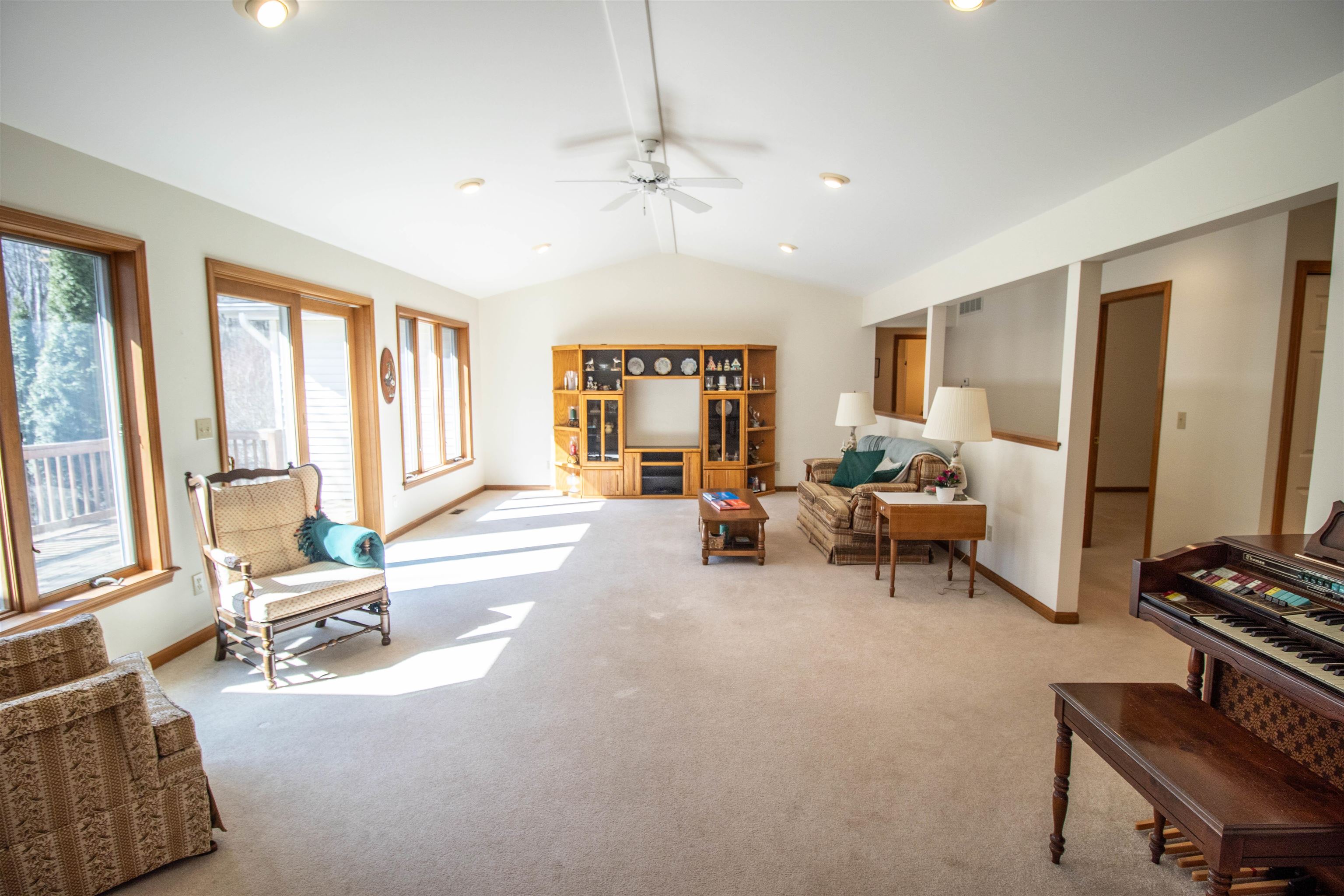 10103 West Mount Morris Road Flushing, MI 48433 - Photo 3 of 62 50168527-e3047065-dd59-42a2-b5ac-700adf8b4105.JPG