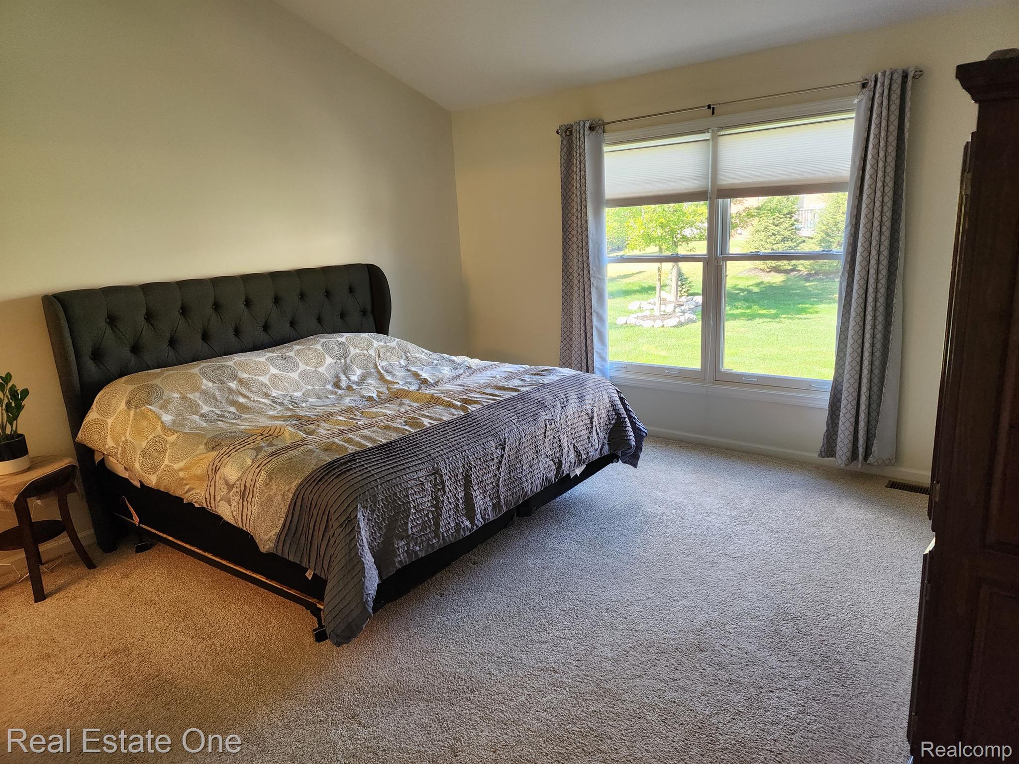 41568 Thoreau Ridge Novi, MI 48377 - Photo 9 of 16 Gallery Image 9