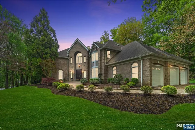 $2,550,000 | 54 Mohawk Avenue, Norwood, NJ 07648