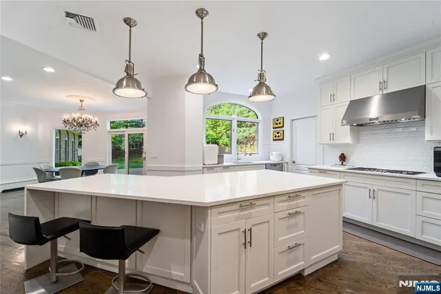 $2,550,000 | 54 Mohawk Avenue, Norwood, NJ 07648