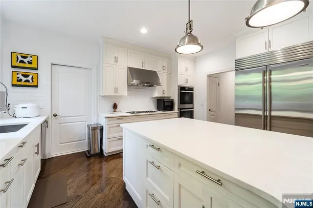 $2,550,000 | 54 Mohawk Avenue, Norwood, NJ 07648