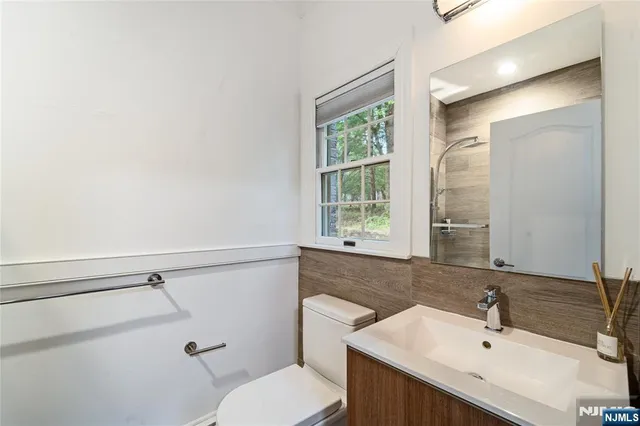 $2,550,000 | 54 Mohawk Avenue, Norwood, NJ 07648