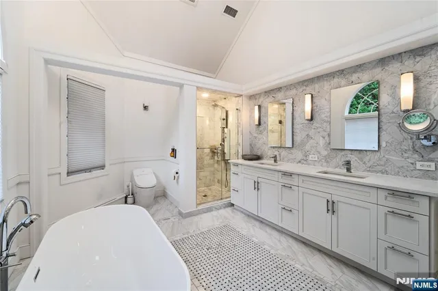 $2,550,000 | 54 Mohawk Avenue, Norwood, NJ 07648