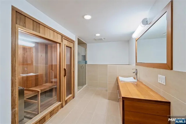 $2,550,000 | 54 Mohawk Avenue, Norwood, NJ 07648