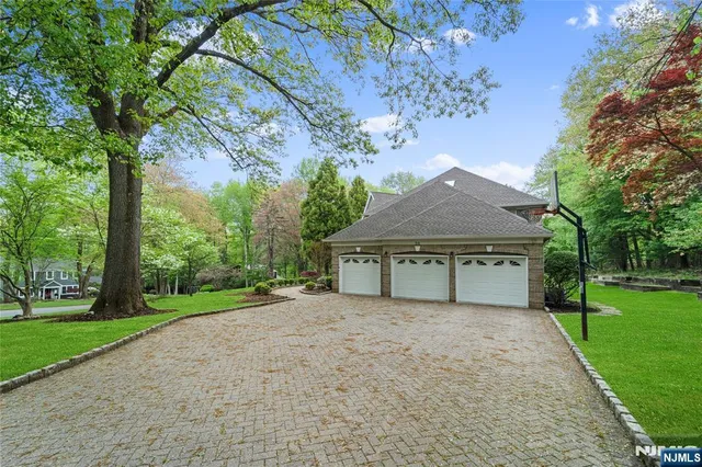 $2,550,000 | 54 Mohawk Avenue, Norwood, NJ 07648