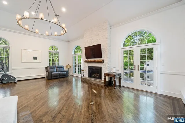 $2,550,000 | 54 Mohawk Avenue, Norwood, NJ 07648