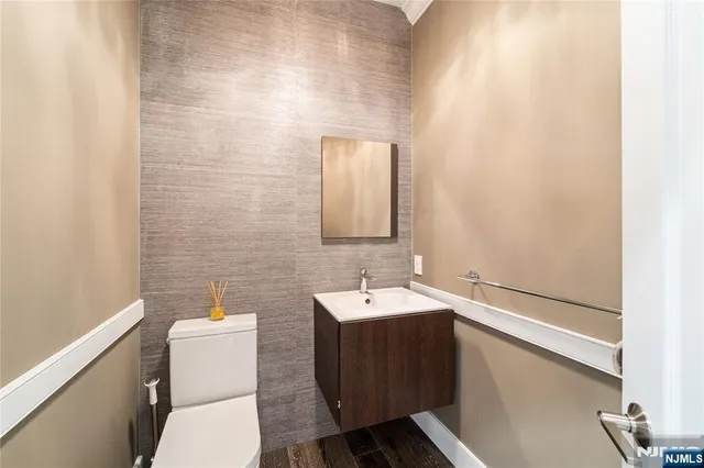 $2,550,000 | 54 Mohawk Avenue, Norwood, NJ 07648