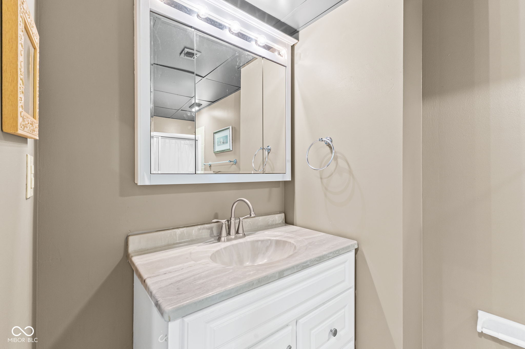 230 9th Street, Unit 411 Indianapolis, IN 46204 - Photo 13 of 19