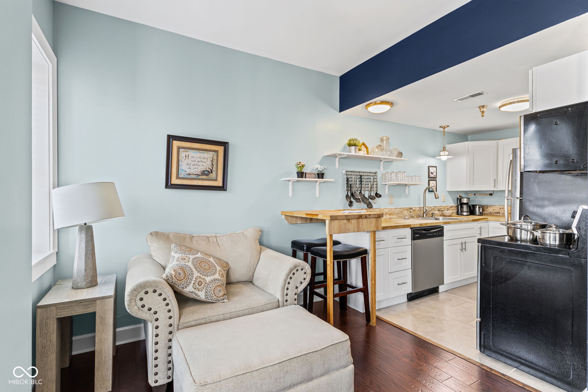 230 9th Street, Unit 411 Indianapolis, IN 46204 - Photo 3 of 19