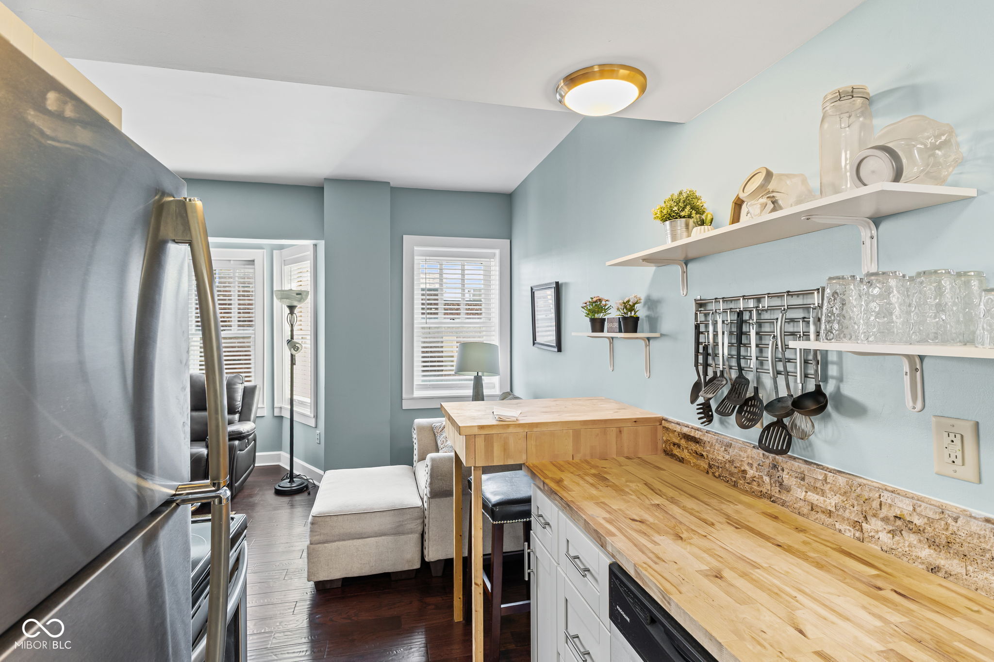 230 9th Street, Unit 411 Indianapolis, IN 46204 - Photo 5 of 19