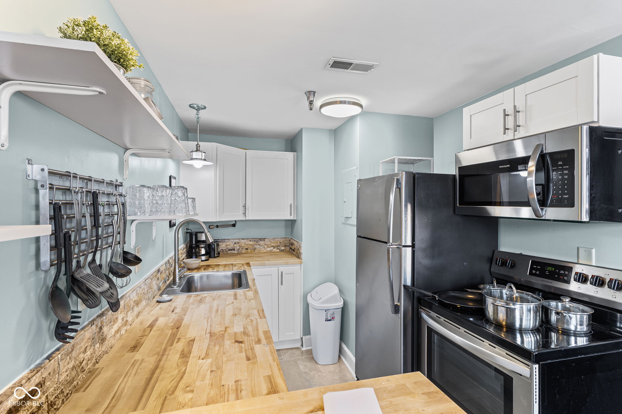 230 9th Street, Unit 411 Indianapolis, IN 46204 - Photo 6 of 19