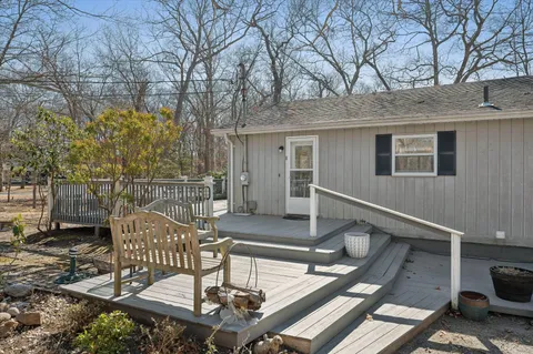 64 Glade Road, East Hampton, NY 11937