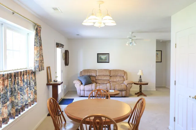 $1,700 | 610 Tealwood Drive, Jasper, IN 47546