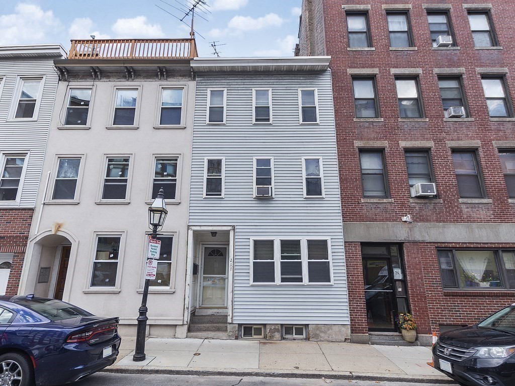 211 Endicott Street Boston, MA 02113 - Photo 2 of 37