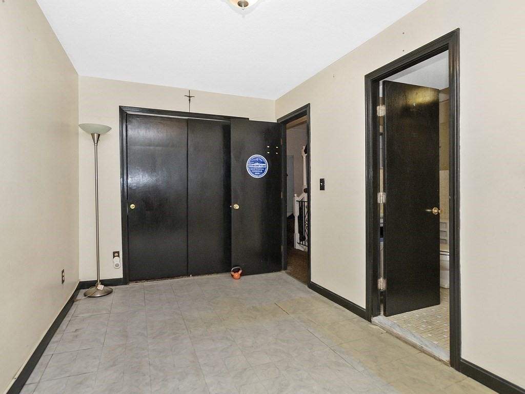 211 Endicott Street Boston, MA 02113 - Photo 22 of 37