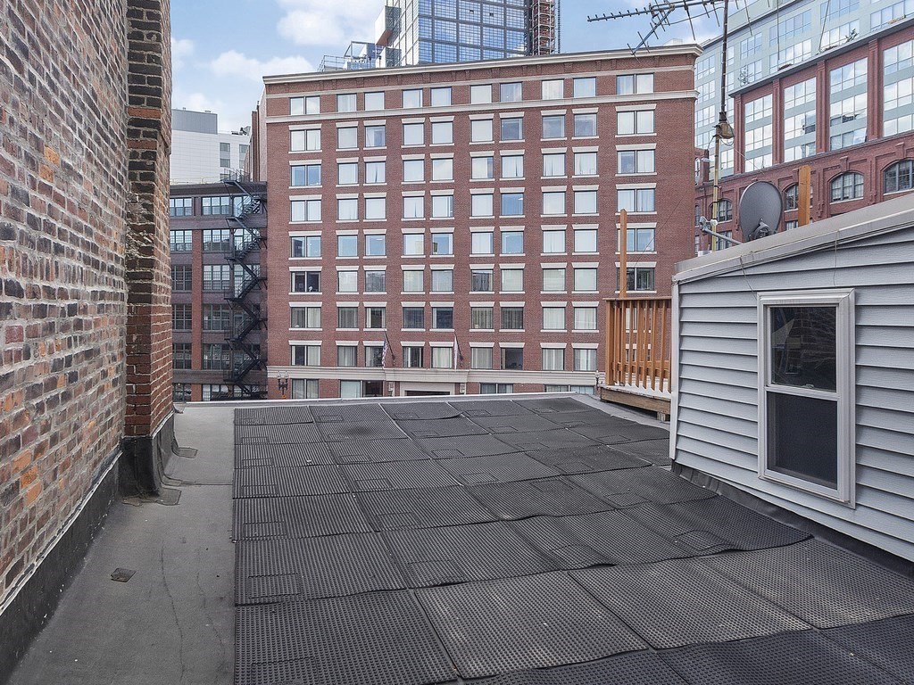 211 Endicott Street Boston, MA 02113 - Photo 25 of 37