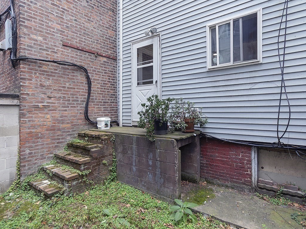 211 Endicott Street Boston, MA 02113 - Photo 27 of 37