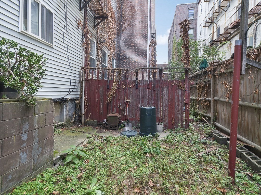 211 Endicott Street Boston, MA 02113 - Photo 28 of 37