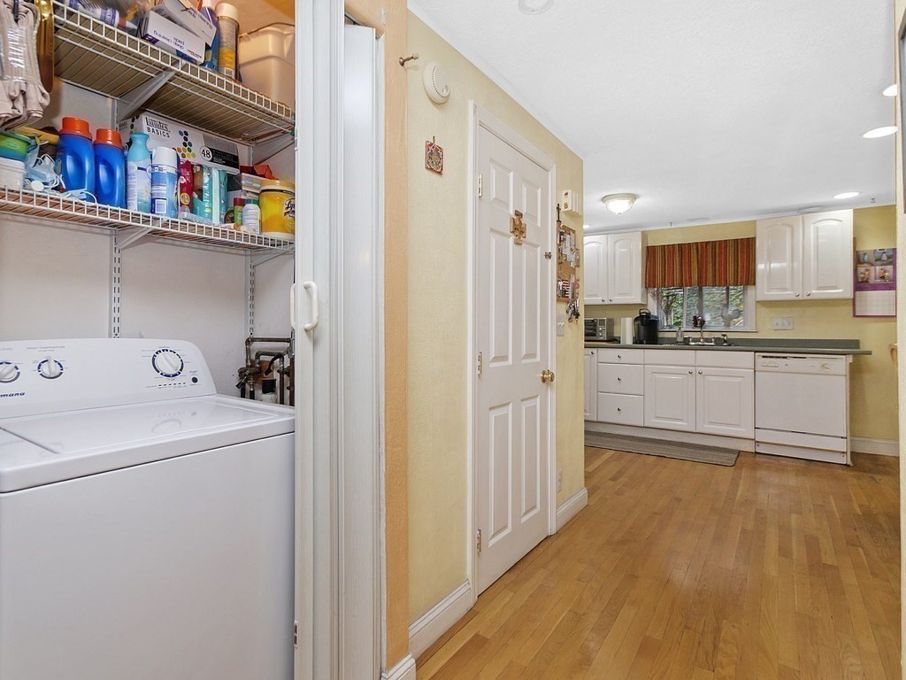 211 Endicott Street Boston, MA 02113 - Photo 9 of 37