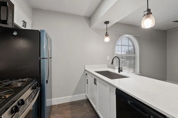 $1,199 | 1220 West Anderson Lane, Unit 115, Austin, TX 78757