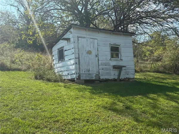 $275,000 | 2731 Hwy Ee, Iberia, MO 65486