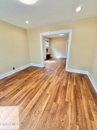 $1,500 | 1120 Pleasant Street, Unit 1, Schenectady, NY 12303