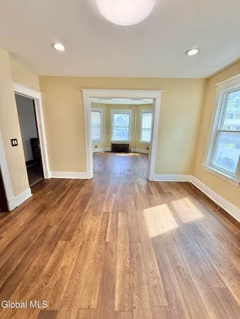 $1,500 | 1120 Pleasant Street, Unit 1, Schenectady, NY 12303