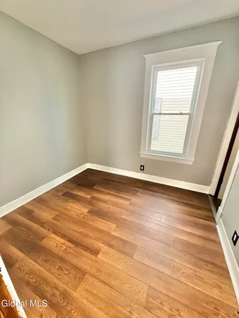 $1,500 | 1120 Pleasant Street, Unit 1, Schenectady, NY 12303